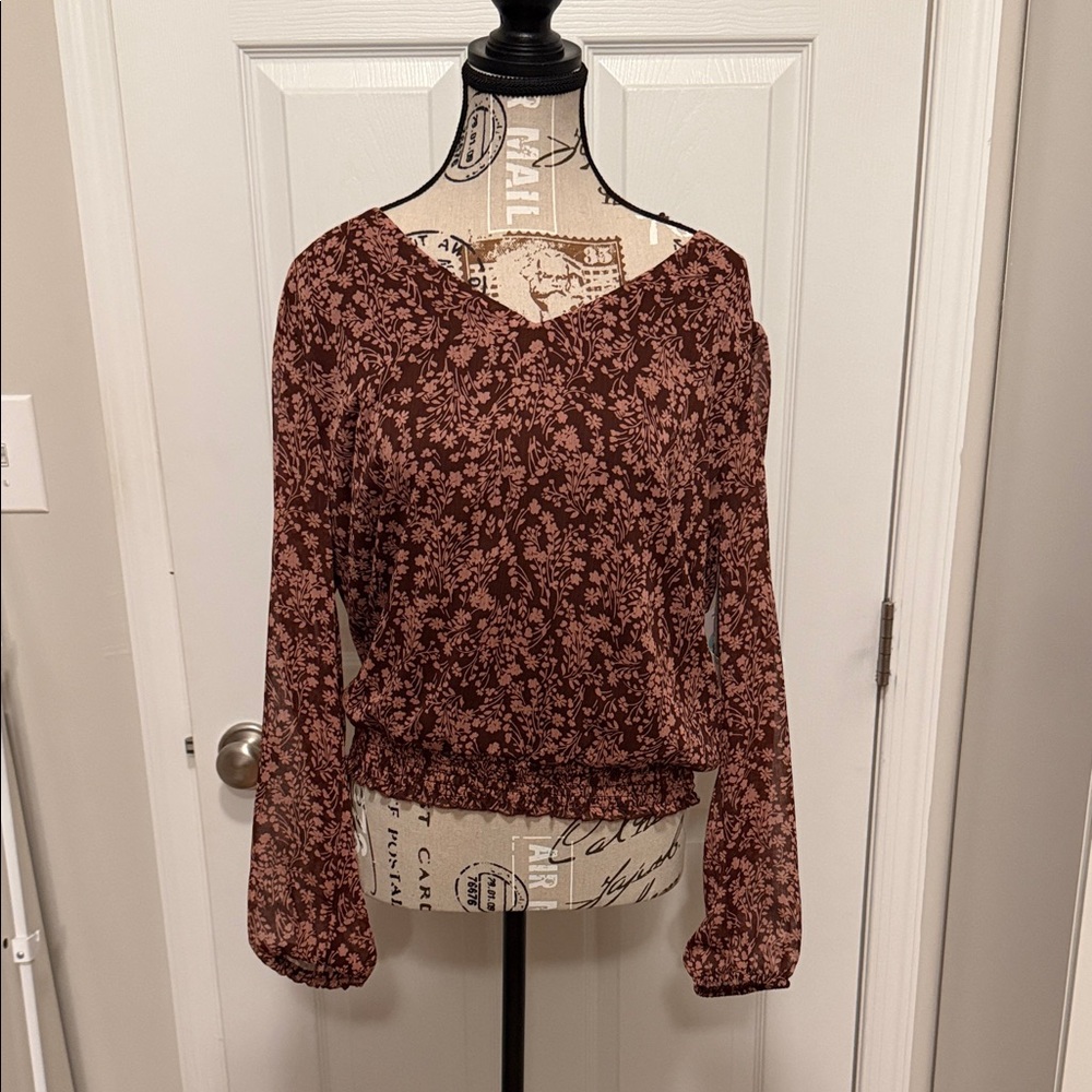 Women’s open back blouse with elastic hem NWT LARGE